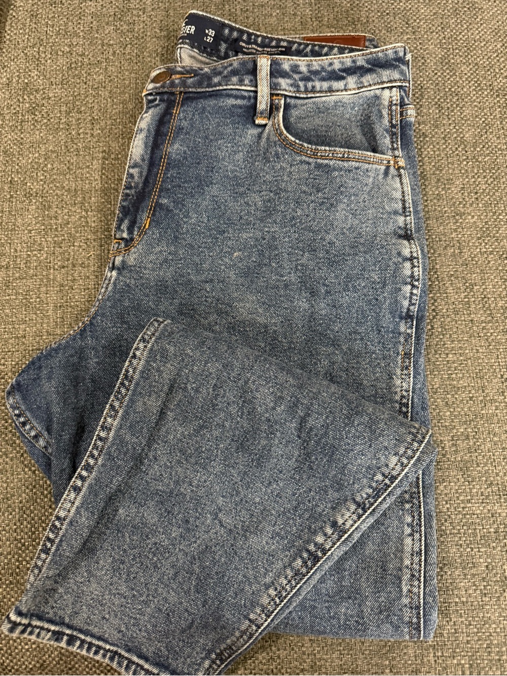 Hollister curvy ultra high rise mom
Jean 17R